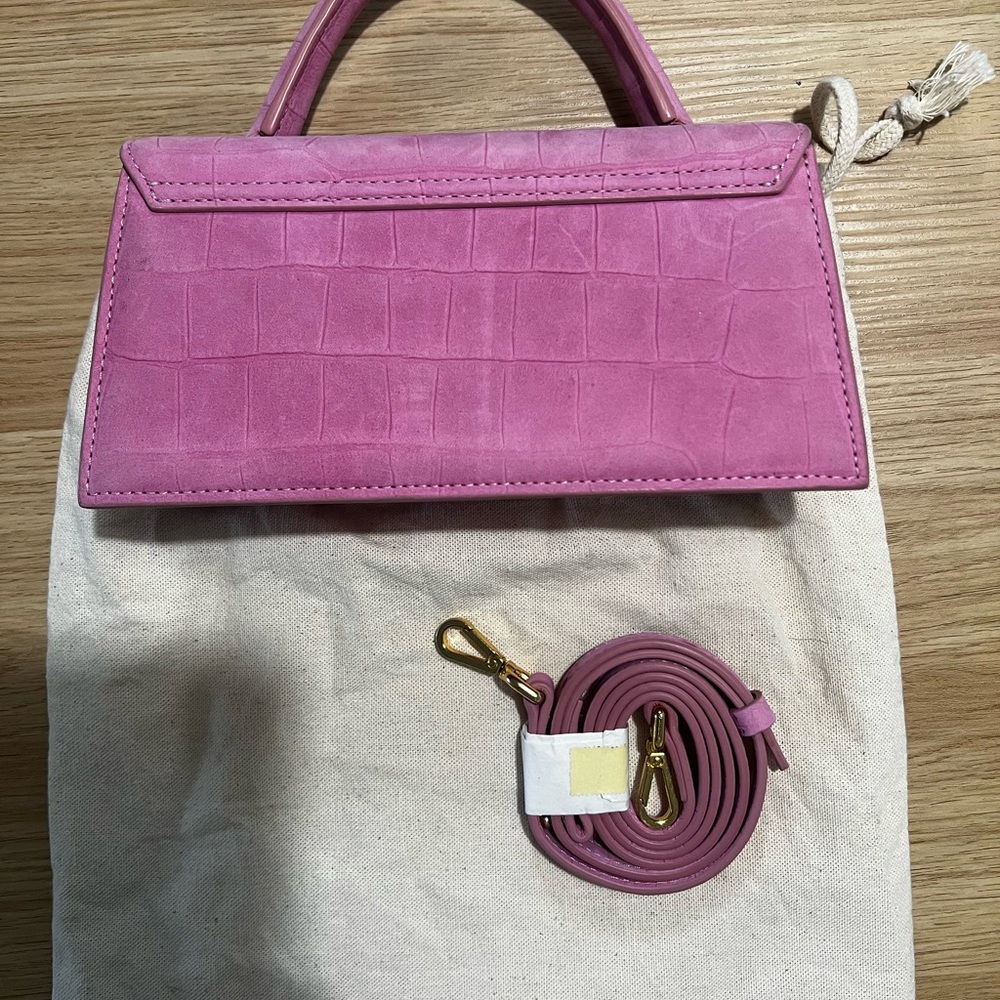 JACQUEMUS
Pink La Montagne Croc 'Le Chiquito Long' Clutch - Picture 4 of 8